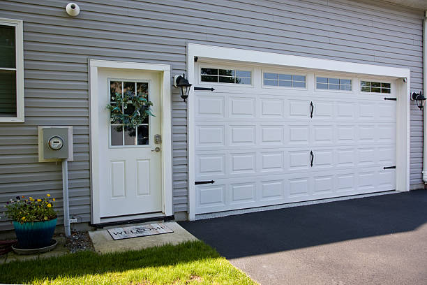24/7 Emergency Garage Door Panel Replacement experts in Linden, AZ